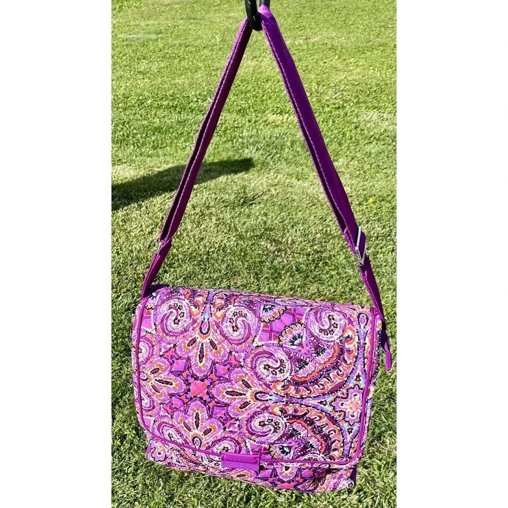 Vera‎ Bradley Iconic Messenger Bag Womens Medium Purple Dream Tapestry Crossbody
